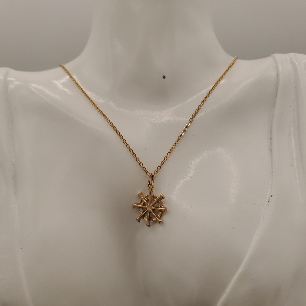 Elegant Gold Tone Sailors Wheel Sailor Nautical Pendant Necklace 18 Inch ‎ N3818